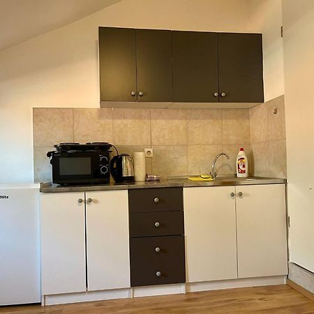 Roman Arch- Low Budget Doublebed Room In Top Center Pula Buitenkant foto