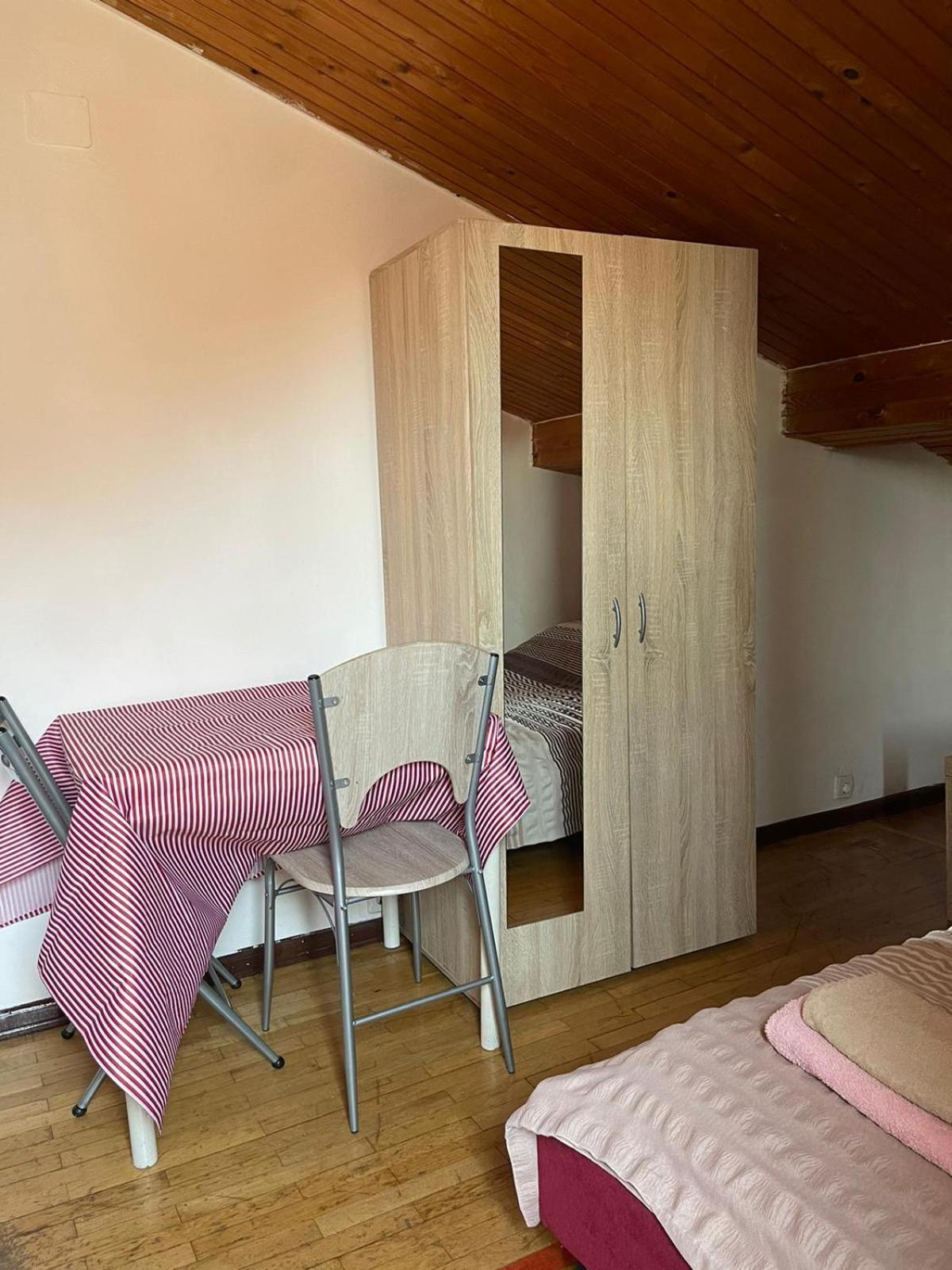 Roman Arch- Low Budget Doublebed Room In Top Center Pula Buitenkant foto
