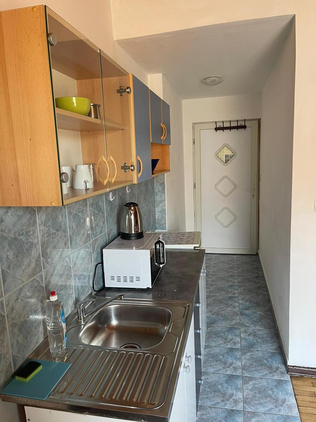 Roman Arch- Low Budget Doublebed Room In Top Center Pula Buitenkant foto