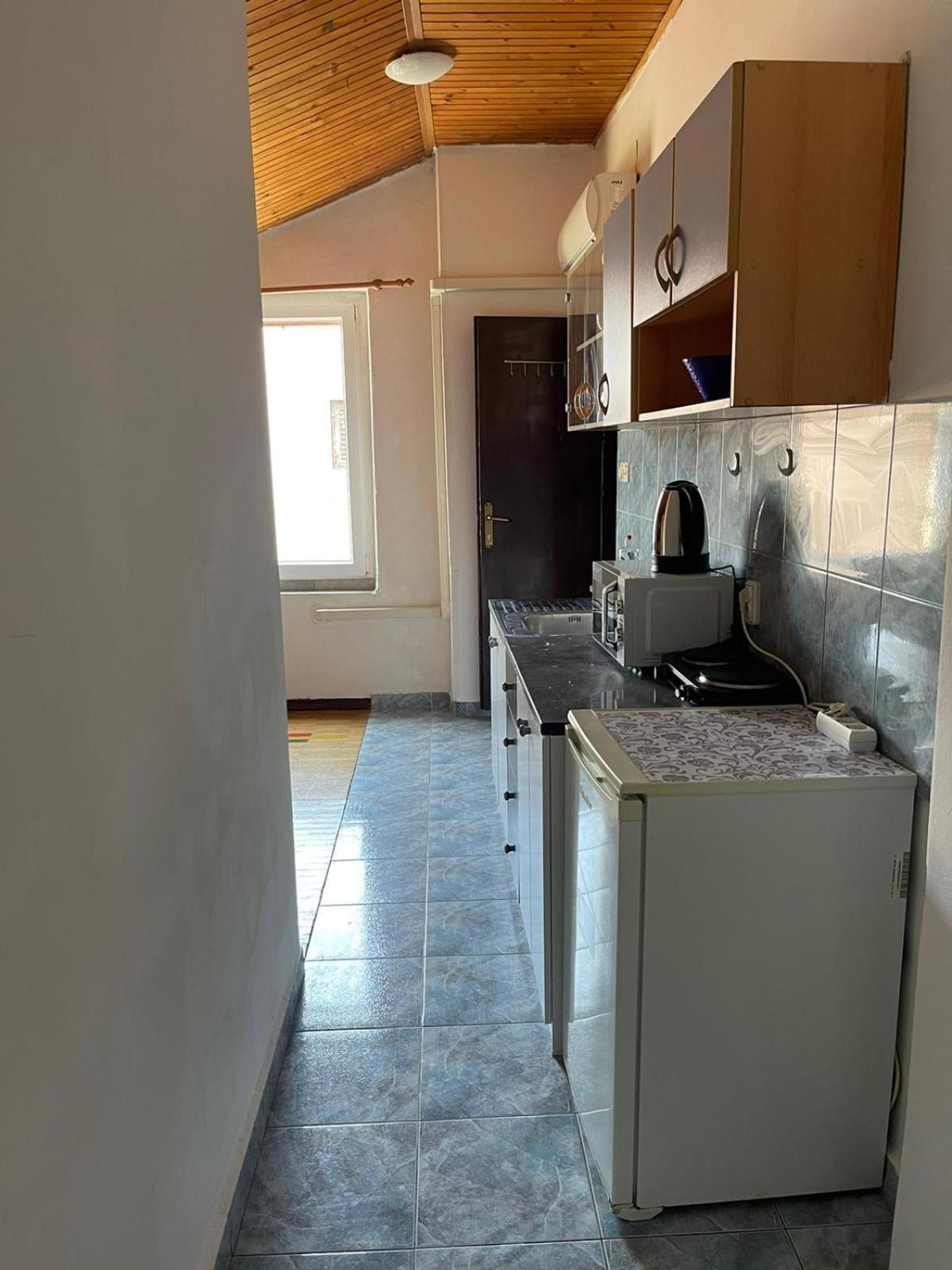 Roman Arch- Low Budget Doublebed Room In Top Center Pula Buitenkant foto